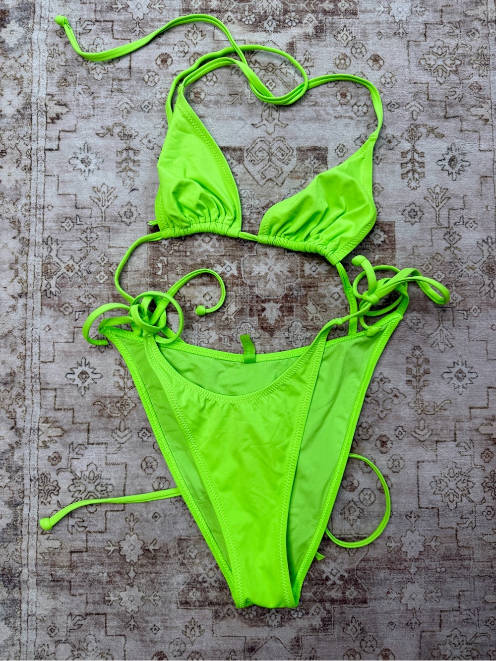 Skims Triangle Bikini Set - Picture 3 of 5